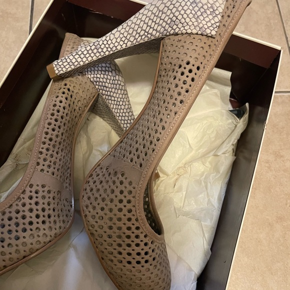 Bcbg pumps - Picture 4 of 7